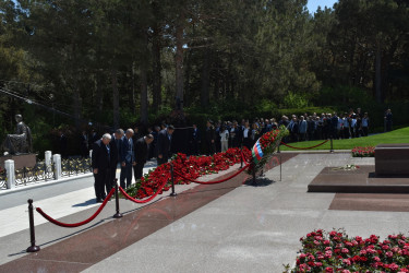 Yasamal rayon ictimaiyyəti Ulu Öndərin əziz xatirəsini yad edib